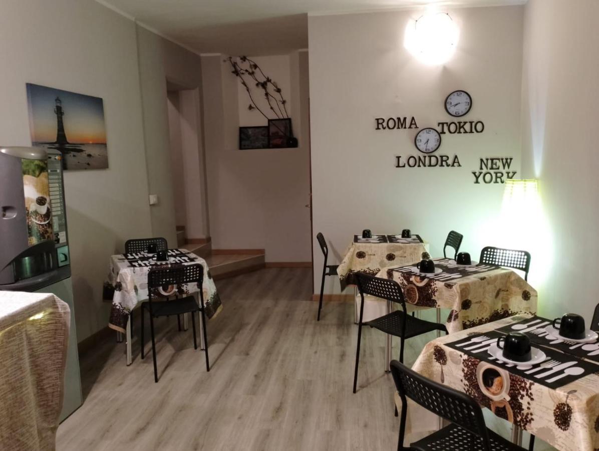 Hotel Elena 1 Self Check-In Парма Екстериор снимка